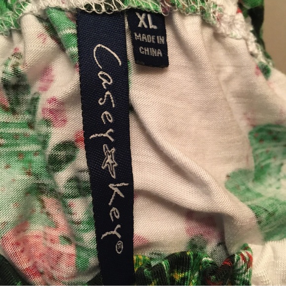 Casey Key Women’s Top -NWT - Picture 5 of 13